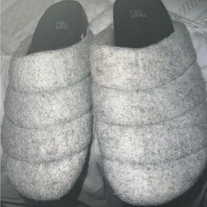 Time and Tru Light Gray Quilted Slippers